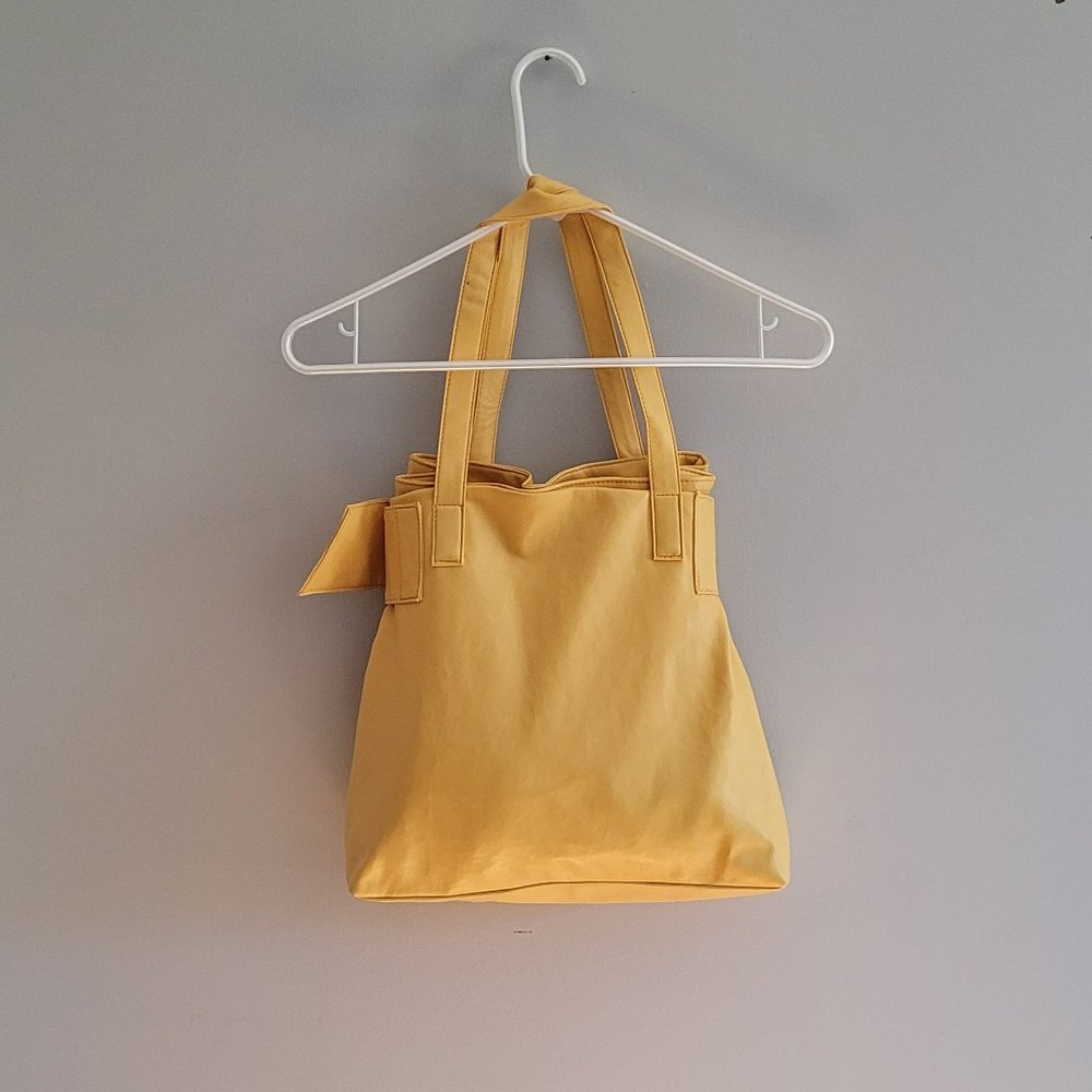 Yellow Tote/Handbag Mod Style - Picture 2 of 7